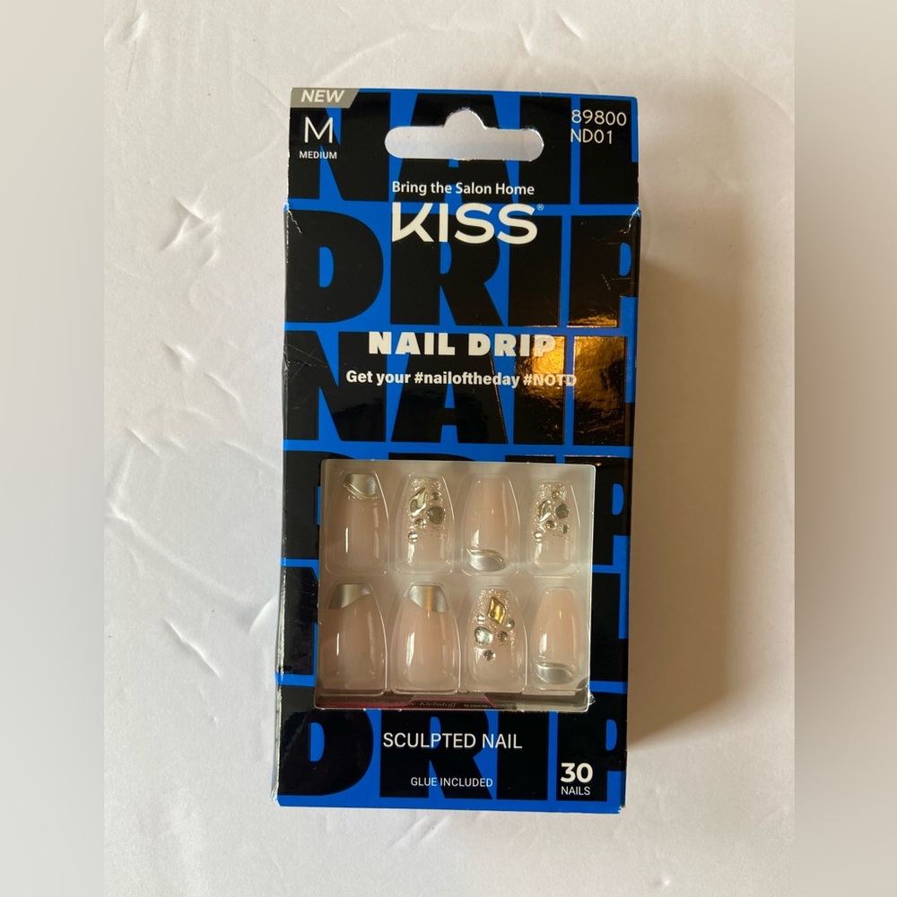 Kiss Nail Drip Press‑On Nails 30 Pack | Medium Coffin | Silver Glitter | Glue‑On